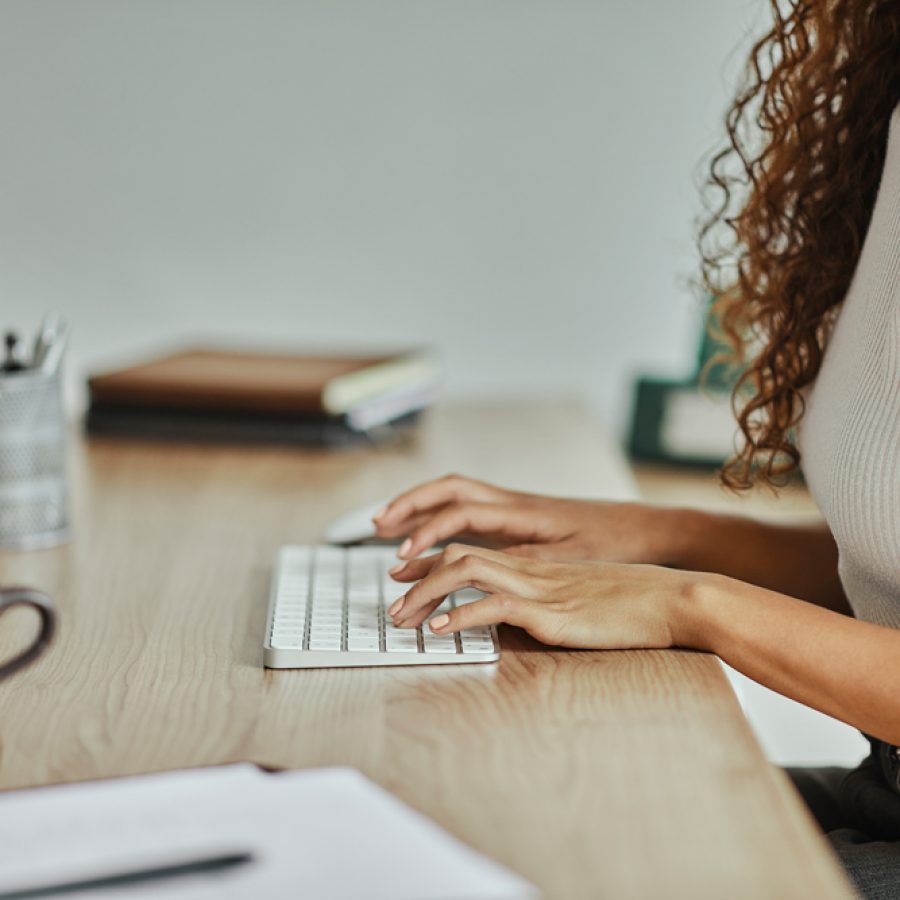 woman_typing